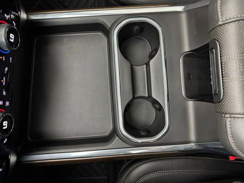 Used 2025 Chevrolet Silverado 2500 High Country w/ Technology Package AWD/4WD image 32