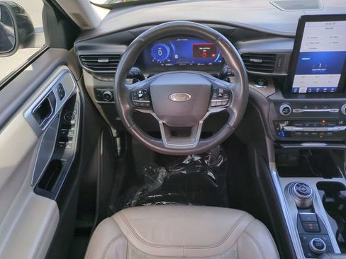 Used 2020 Ford Explorer Platinum w/ Premium Technology Package AWD/4WD image 18