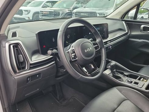 Used 2024 Kia Sorento S FWD image 15