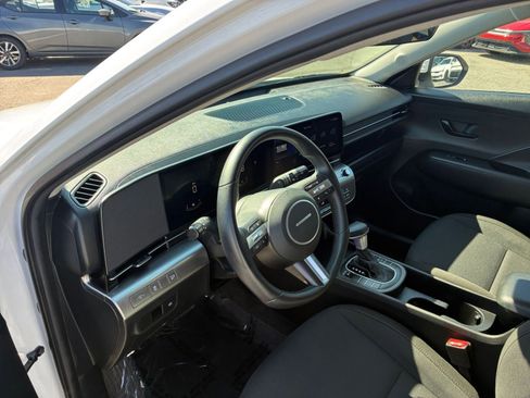 Used 2025 Hyundai Kona SEL image 36