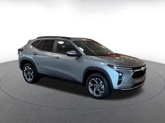 Used 2025 Chevrolet Trax LT FWD video 2