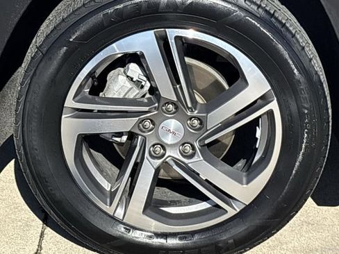 Used 2021 GMC Terrain SLT image 32