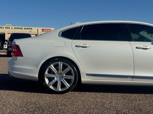 Used 2018 Volvo S90 T6 Inscription w/ Convenience Package image 17