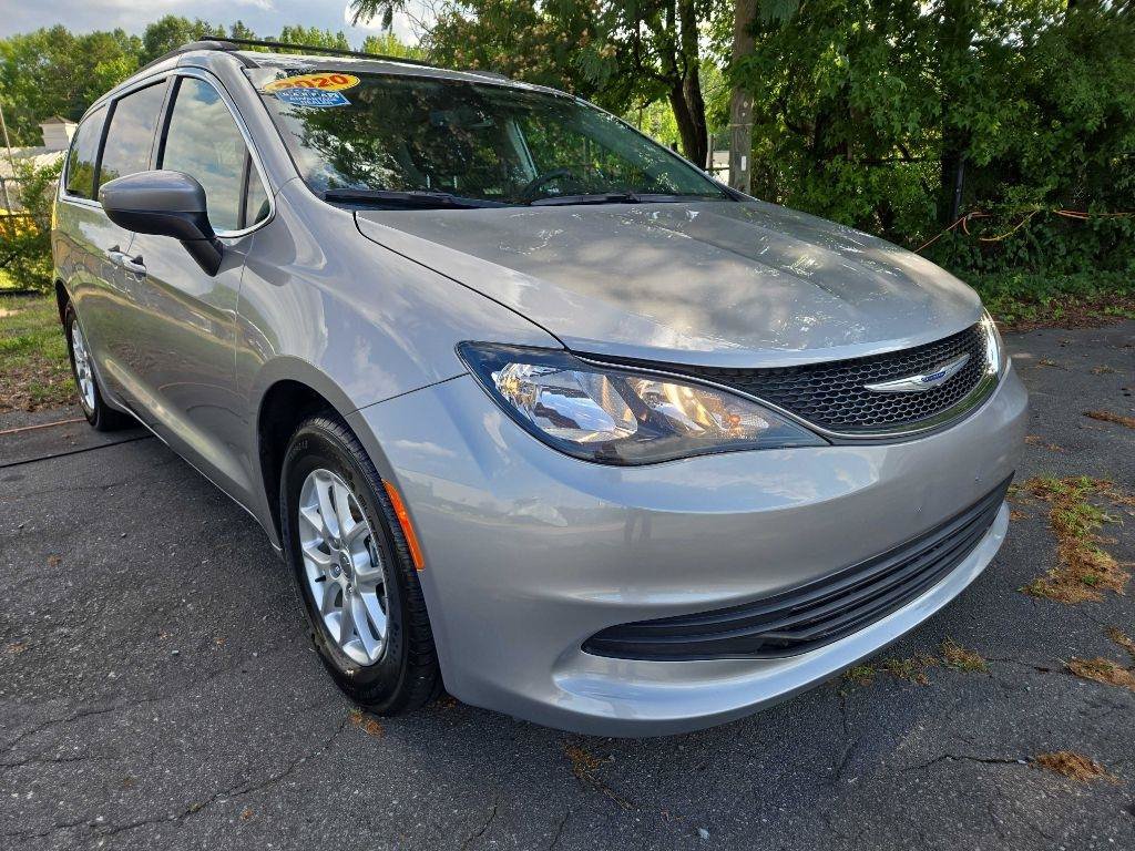 Used 2020 Chrysler Voyager Lxi FWD image 32