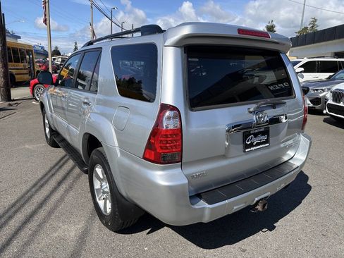 Used 2007 Toyota 4Runner SR5 AWD/4WD image 3