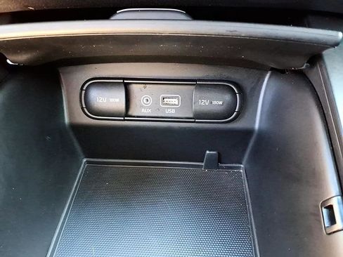 Used 2017 Kia Sorento FWD image 24