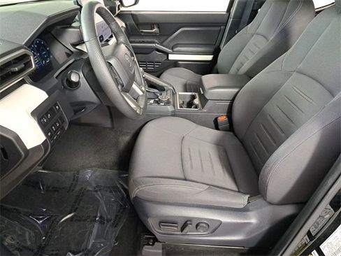 Used 2024 Toyota Tacoma TRD Off-Road image 19