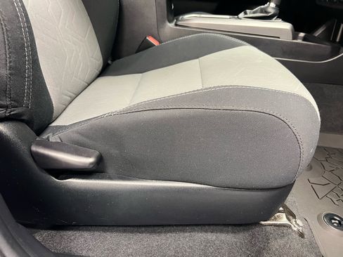 Used 2022 Toyota Tacoma TRD Off-Road w/ Technology Package image 15