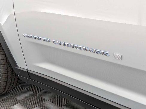 Used 2024 Jeep Grand Cherokee Limited 4xe image 12
