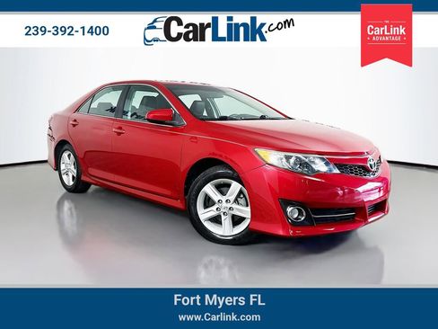 Used 2014 Toyota Camry SE image 1
