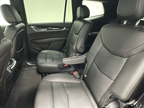 Used 2022 Cadillac XT6 Premium Luxury w/ LPO, ONYX Package image 13