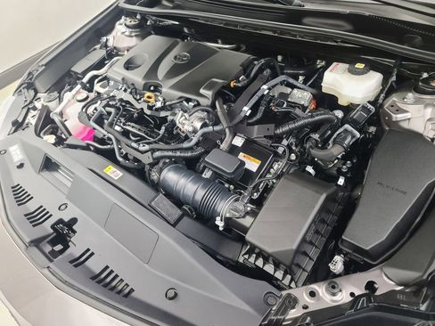 Used 2024 Toyota Camry XSE w/ Navigation Package image 40