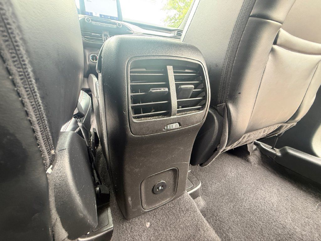 Used 2025 Ford Escape ST-Line Select AWD/4WD image 27