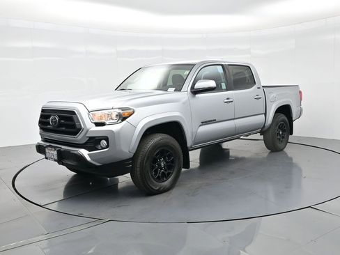 Used 2022 Toyota Tacoma SR5 image 2