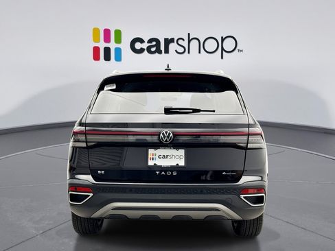 Used 2025 Volkswagen Taos SE AWD/4WD image 4