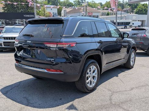Used 2023 Jeep Grand Cherokee Limited AWD/4WD image 6
