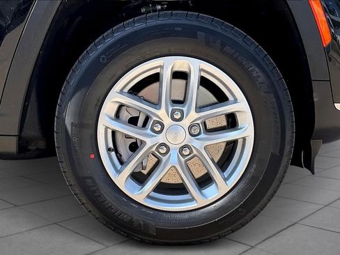 New 2025 Jeep Grand Cherokee L Laredo w/ Luxury Tech Group I image 11