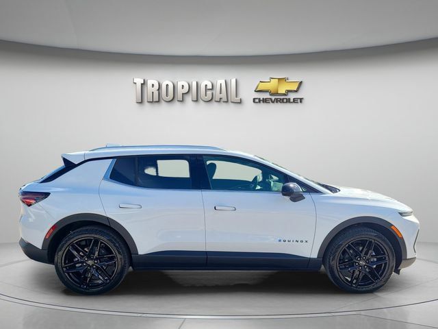 New 2026 Chevrolet Equinox EV LT w/ LPO, Blackout Package FWD image 6