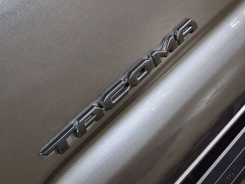 Used 2021 Toyota Tacoma TRD Sport w/ Technology Package RWD image 25