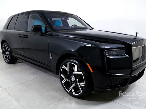 New 2026 Rolls-Royce Cullinan Black Badge image 6