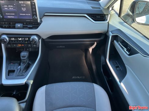 Certified 2022 Toyota RAV4 XLE w/ Convenience Package AWD/4WD image 19