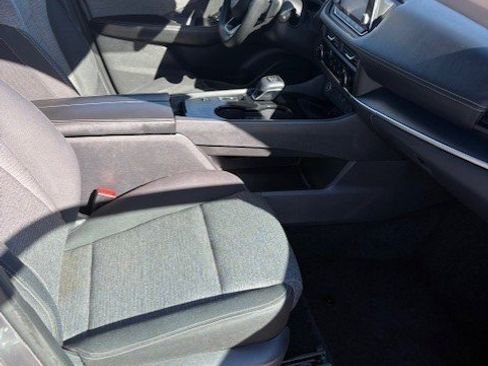 Used 2021 Nissan Rogue S image 19