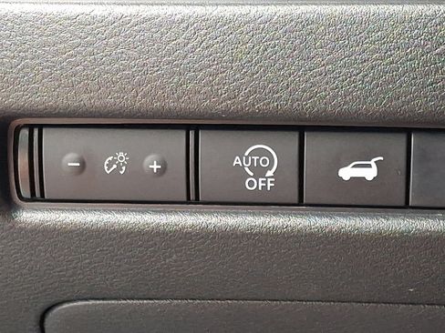 Used 2025 Nissan Rogue SV AWD/4WD image 26