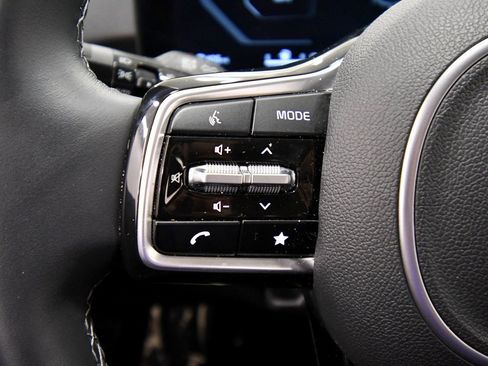 Certified 2025 Kia Sorento SX image 24