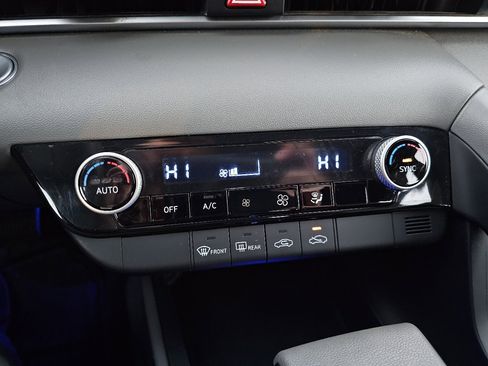 Used 2022 Hyundai Elantra SEL image 49