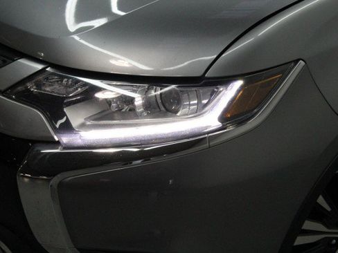 Used 2020 Mitsubishi Outlander SEL image 2