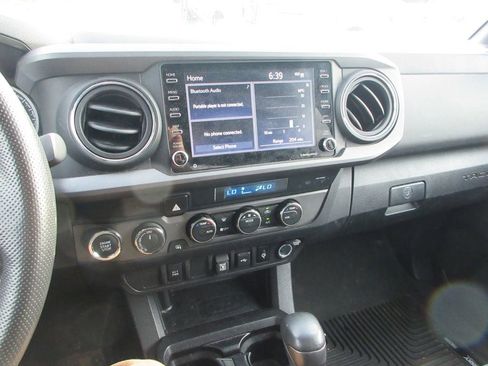 Used 2023 Toyota Tacoma TRD Off-Road AWD/4WD image 9