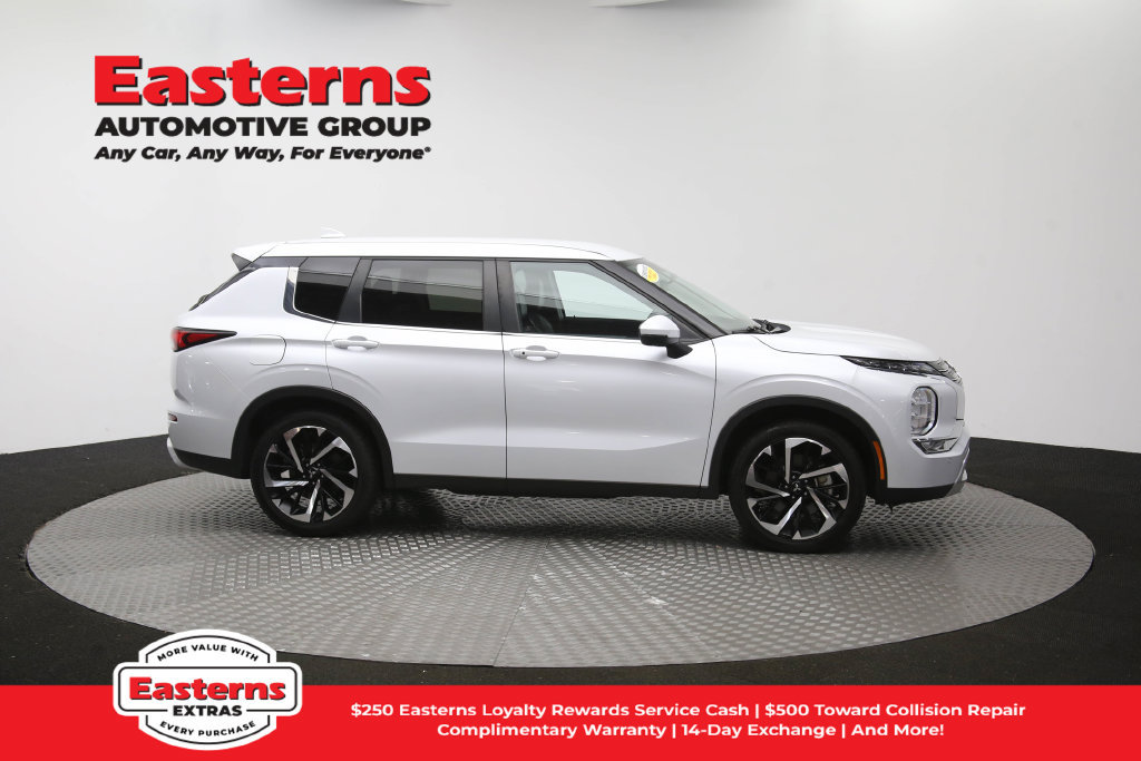 Used 2024 Mitsubishi Outlander SE FWD image 48