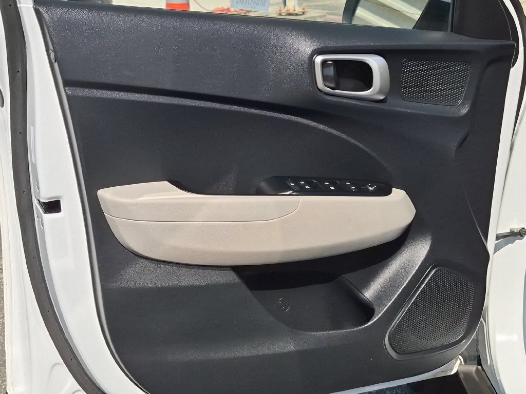 Used 2026 Hyundai Venue SEL FWD image 11