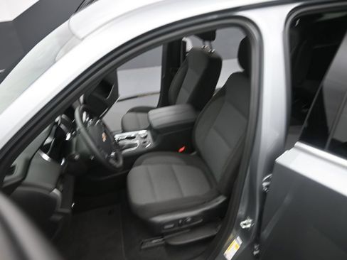 Used 2023 Chevrolet Traverse LT w/ Rear Camera Mirror Package AWD/4WD image 21