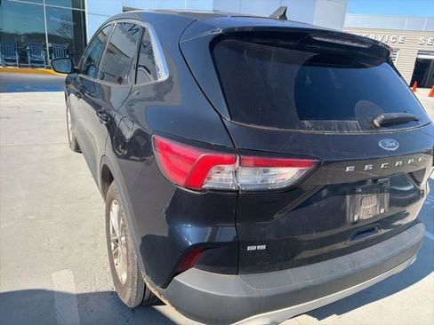 Used 2021 Ford Escape SE image 15