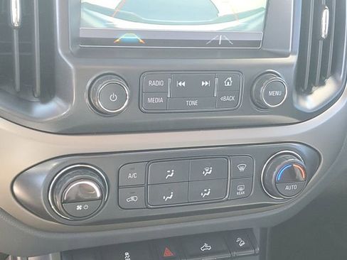 Used 2018 Chevrolet Colorado Z71 AWD/4WD image 18