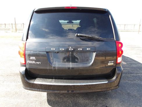 Used 2018 Dodge Grand Caravan GT image 4