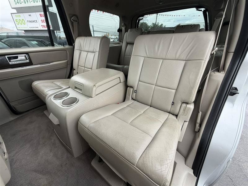 Used 2010 Lincoln Navigator 4WD image 18