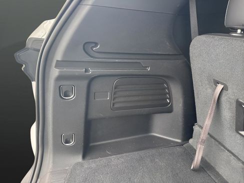 Used 2025 Buick Enclave Preferred image 37