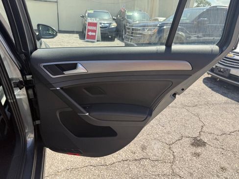 Used 2016 Volkswagen Golf Limited Edition FWD image 24