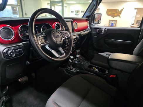 Used 2019 Jeep Wrangler Unlimited Rubicon AWD/4WD image 17