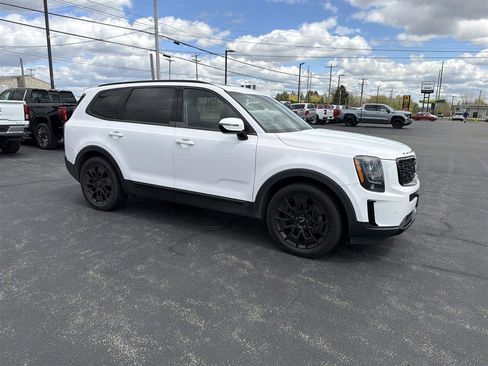 Used 2022 Kia Telluride SX w/ Nightfall Edition Package AWD/4WD image 2