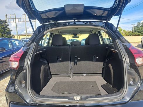 Used 2024 Nissan Kicks S image 24