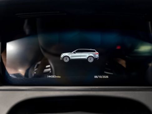Used 2021 Land Rover Range Rover Velar R-Dynamic S AWD/4WD image 17