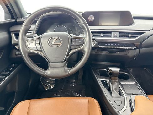 Used 2020 Lexus UX 200 image 26