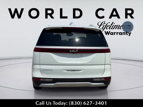 Used 2024 Kia Carnival EX FWD image 4