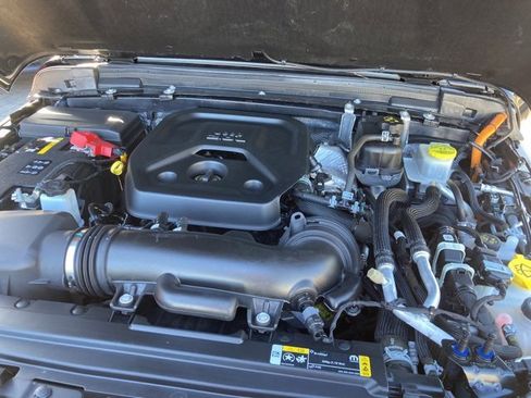 Used 2024 Jeep Wrangler Unlimited image 27