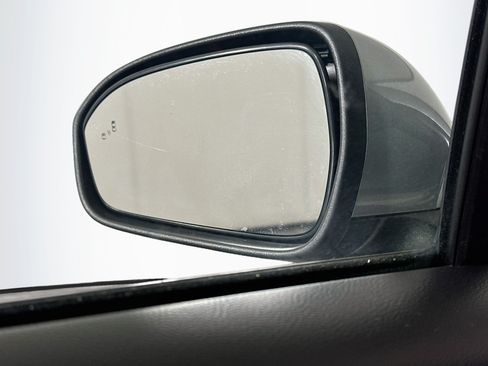 Used 2020 Ford Fusion SE FWD image 16
