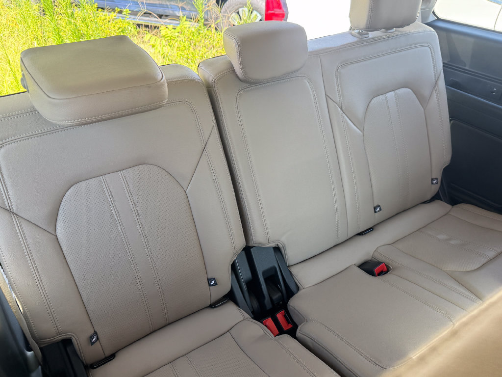 Used 2024 Ford Expedition Limited AWD/4WD image 34