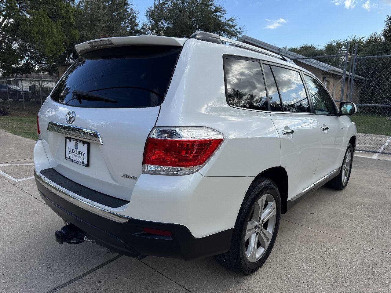 Used 2013 Toyota Highlander Limited AWD/4WD image 14